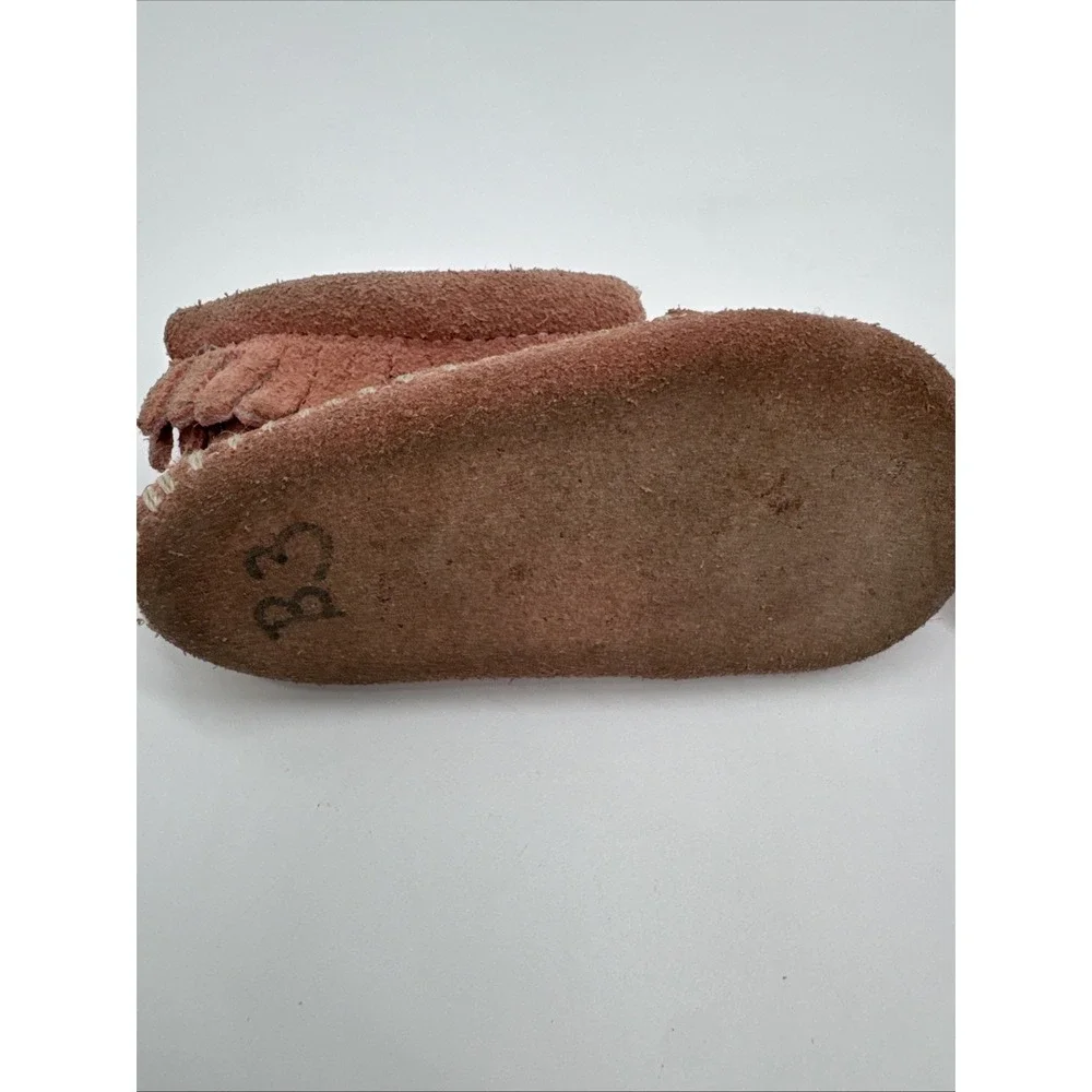 MINNETONKA‎ Size 2 Baby Moccasin Booties Pink Tassel Fringe  Leather